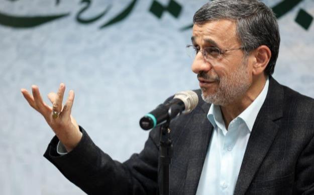 دکتر احمدی نژاد: کسی حق ندارد آینده ایران را بفروشد! هیچ کس حق ندارد! هیچ احدی هیچ هیچ هیچ احدی!